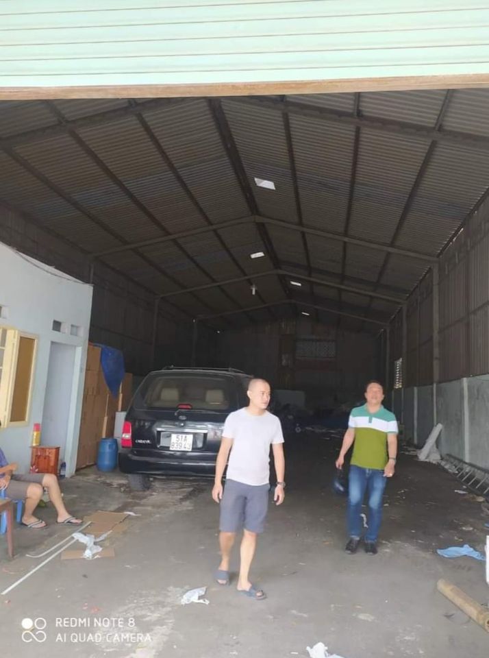 Kẹt tiền bán nhà xưởng 300m2 mới xây dựng ngay mặt tiền Hội Bài- Châu Pha ket tien ban nha xuong 300m2 moi xay dung ngay mat tien hoi bai chau pha