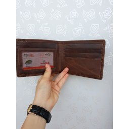 Quà tặng 01 ví da bò thật 100% khi khách mua 50 hộp khẩu trang Asia Mask