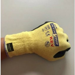 Găng tay chống cắt